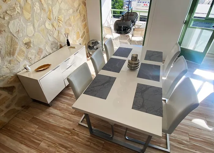 Spacious Comfortable Luxury 2 Bed/2 Bath Port