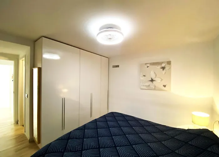 Spacious Comfortable Luxury 2 Bed/2 Bath Port 公寓 *