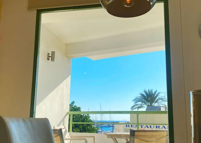 Spacious Comfortable Luxury 2 Bed/2 Bath Port