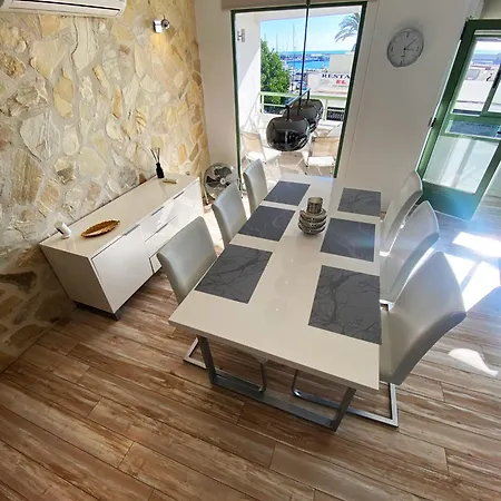 Spacious Pet Friendly Luxury 2 Bed 2 Bath Calpe Port Apartment With Private Parking