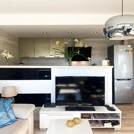 Spacious Pet Friendly Luxury 2 Bed 2 Bath Calpe Port Apartment With Private Parking *
