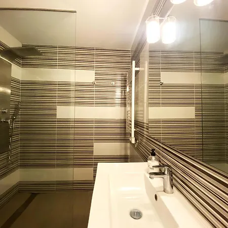 Spacious Pet Friendly Luxury 2 Bed 2 Bath Calpe Port Apartment With Private Parking *