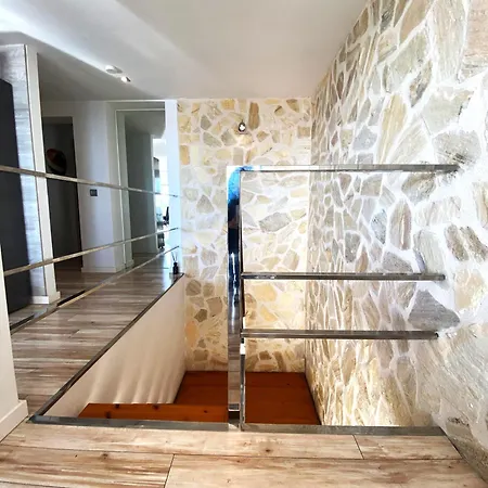Spacious Pet Friendly Luxury 2 Bed 2 Bath Calpe Port Apartment With Private Parking דירה *