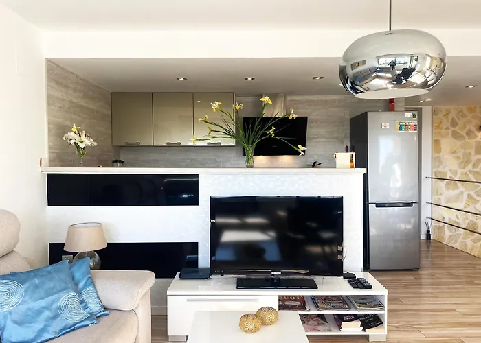 Spacious Comfortable Luxury 2 Bed/2 Bath Port *