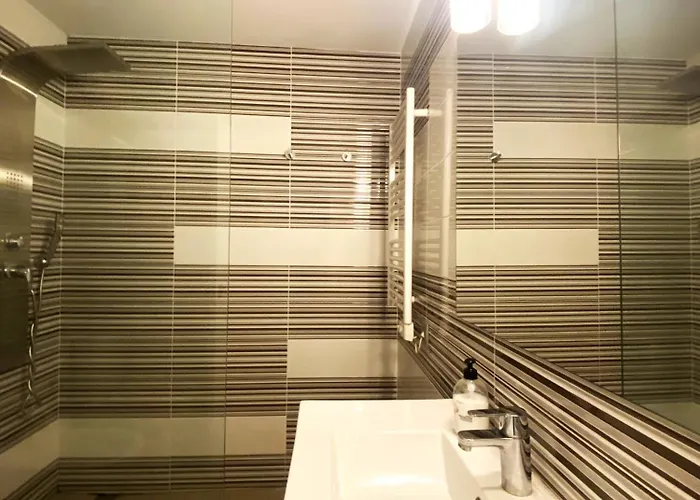 Spacious Comfortable Luxury 2 Bed/2 Bath Port *