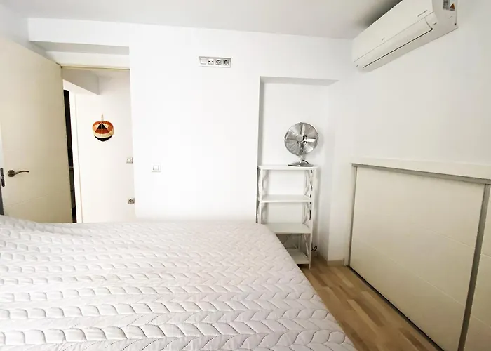 Апартаменти Spacious Comfortable Luxury 2 Bed/2 Bath Port